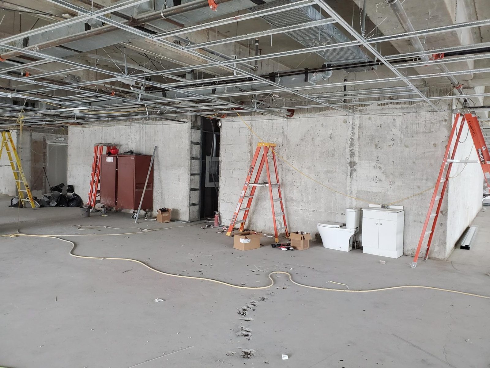 Royal Centre, Downtown Vancouver Base building Tbar install